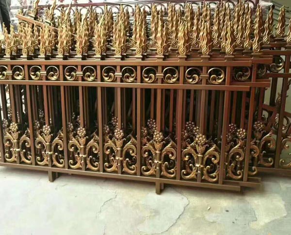 鋁藝護欄有哪些常見的應用？